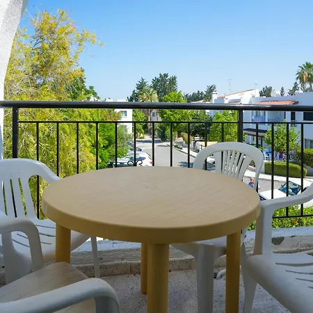 Resitour - Gardens Apartment Paphos